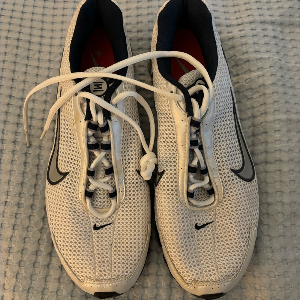 Men’s Nike Shox sneakers size 9.5